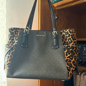 Michael Kors Black and Leopard Print Tote